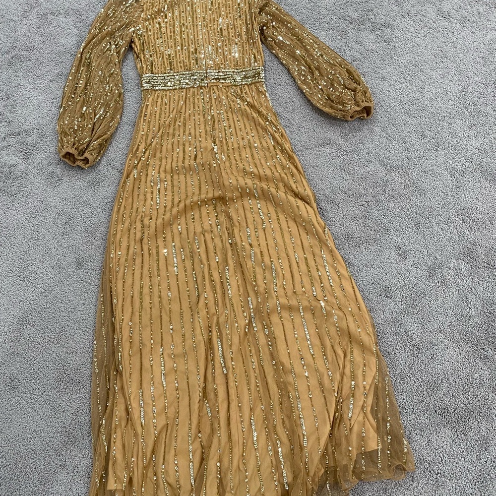 Elegant Gold Sequin Dress - Picture 6 of 8